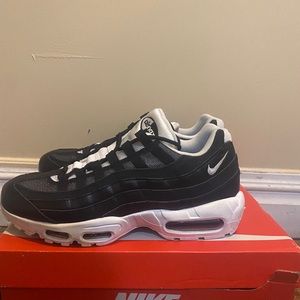 Nike air max 95, black and white